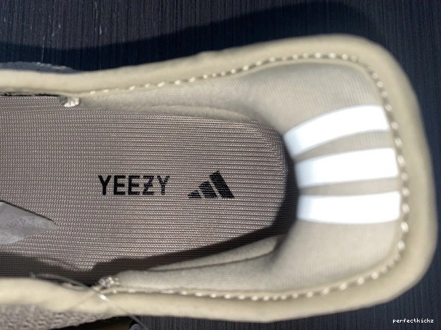 350 Adidas Yeezy HP7870 V2 Boost Beige Black 0820
